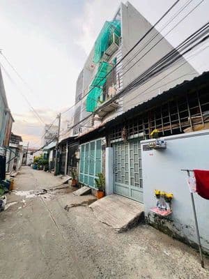 BÁN NHÀ CẤP 4 CÓ GÁC 4x16 HẺM 1113 HUỲNH TẤN PHÁT HẺM TO 3M SỔ RIÊNG