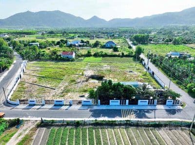 Thị trấn phước hải - khu nhiều nhà vườn - 10x33m gần biển 2.6tỷ tl