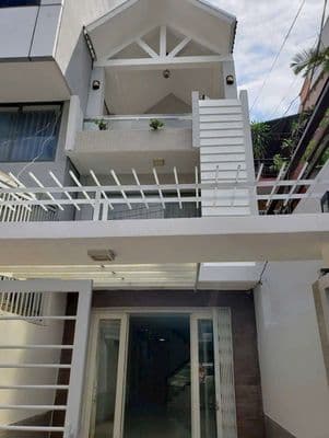 Bán nhà Mặt tiền DT:4x20 nhà 3 tầng gần chợ tân Mỹ cạnh phú mỹ hưng q7