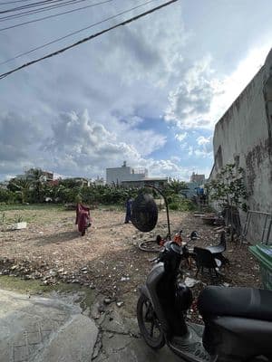 Bán đất 51m2 full thổ cư hẻm xe hơi hẻm cách Lê Văn Việt 300m