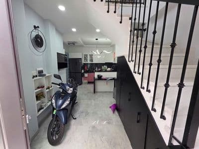 Hẻm Xe Hơi Nguyễn Thiện Thuật. (30m2, nở hậu). 5 Tầng Mới. Giá 7.5 Tỷ