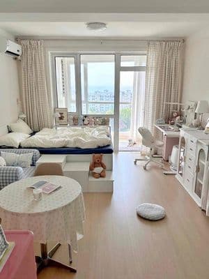 Khách Em Chuyển Công Tác Pass Lại Phòng Đã Decor Sẵn