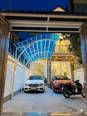 Biệt thự sân vườn cần bán gấp