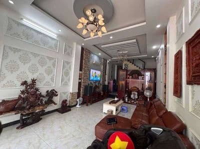 NHÀ 2 LẦU ĐÚC - ĐƯỜNG B3, KDC HƯNG PHÚ