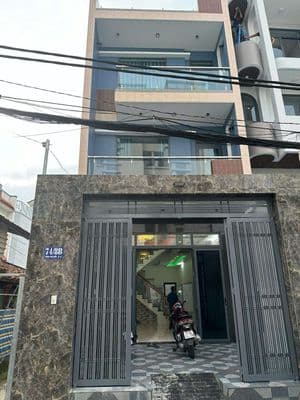 Nhà mới xây 5x20m 1 trệt 2 lầu giá tốt