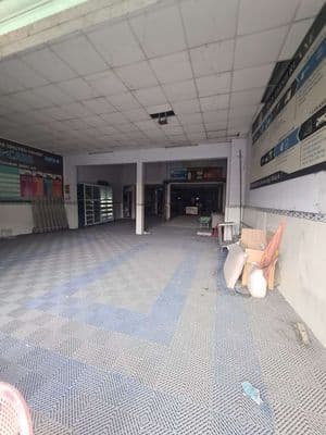 Cho thuê mt trường chinh 10x40m có gác vị trí đẹp