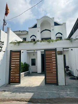 Nhà phố đẹp mặt tiền gần chợ Xóm Nghèo, phường Dĩ An, Tp Dĩ An