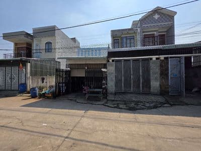 Nhà 101m cấp 4 gác đúc gần trường cấp 2 và chợ Tân Bình Dĩ An