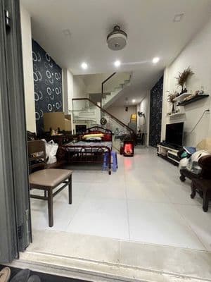 Nhà mới ngay Nguyễn Tri Phương, Q10, DT 4 x 14m, giá 8,8 tỷ