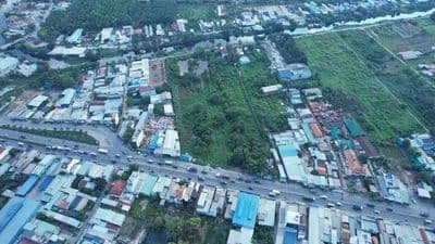 Bán đất 2,1 mẫu mặt tiền đường Trần văn giàu..