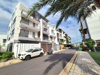 Biệt thự đôi 12x14m 1 trệt 3 lầu có thang máy ngay cầu tham lương