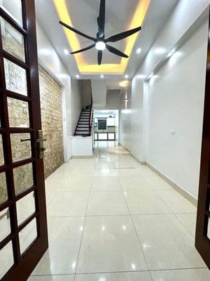 Đông ngạc - bán nhà khu phân lô -ô tô đỗ cửa – 2 thoáng gần phố