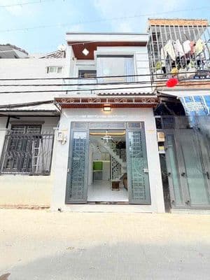 BÁN NHÀ MẶT TIỀN HẺM CHÍNH - XE HƠI ĐẾN NHÀ