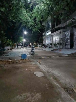 Nhà Hxh khu saigon mới thị trấn nhà bè,đối diện công viên và sông