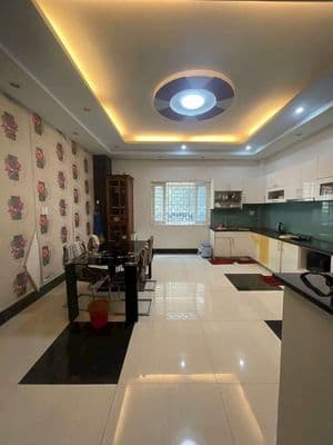 Nhà 3 lầu 4pn 5wc DT 5x20m Hoàng Quốc Việt