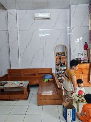 Bán căn hộ lầu trêt kinh doanh đa ngành nghề, sờ pa, gội đầu, leo.