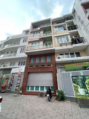 Cần cho thuê nhà hẻm 456 Cao Thắng. DT: 4,5m x 18m, 3 lầu . Hẻm 7m