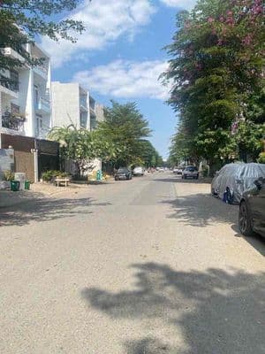 Đất 130m2 mặt tiển khu dân cư 6b đường phạm hùng