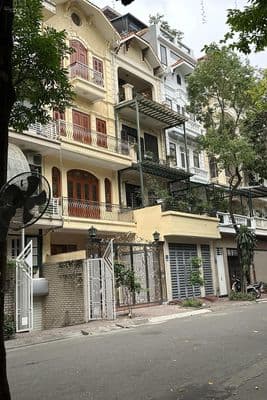 Nhà thuê đường Trung Yên. Diện tích 80m2 x 4 tầng mặt tiền 5m