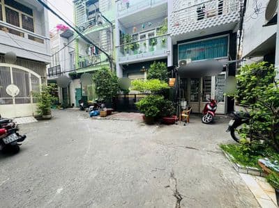 Hẻm 5M Sư Vạn Hạnh Q10. (3.5m x 10m). 4 Tầng BTCT. Giá Chỉ 7.5 Tỷ