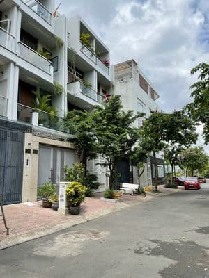 CHO THUÊ NHÀ 3 Tầng gần CÔNG VIÊN, 5x20m, đường rộng 12m Bình Lợi