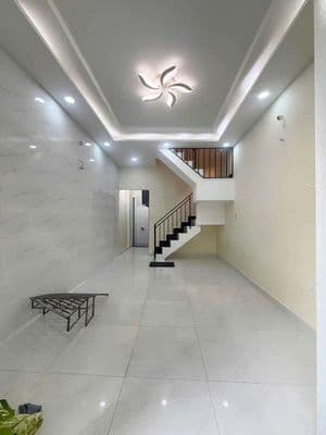 Nhà phố mới 100% ngay MT hẻm 4m .SHR