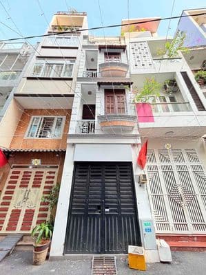 HXH Trải Nhựa Hoàng Sa. (Nở hậu: 3.7m x 14m). 4 Tầng. Giá 8.8 Tỷ TL