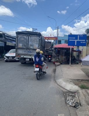 Nhà mặt tiền kinh doanh & 15 p.trọ, gần vinhomes green city