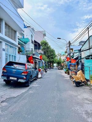 Bán nhà 52m2 hẻm xe hơi Sát mặt tiền tô hiệu