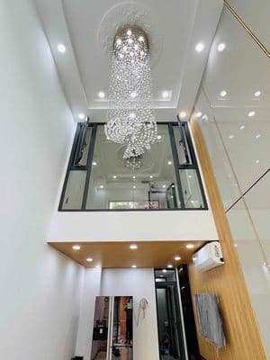NHÀ MỚI 5 TẦNG CÓ THANG MÁY. ĐƯỜNG CMT8 Q3 GIÁ CHỈ 8,9Tỷ