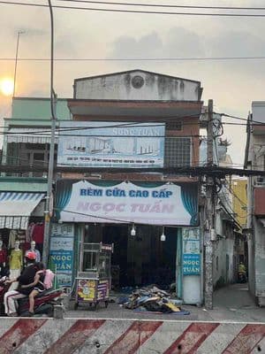 NHÀ MẶT TIỀN VỊ TRÍ ĐẸP ĐẮC ĐỊA - CÁCH CẦU PHÚ XUÂN 200M - NỞ HẬU 8M