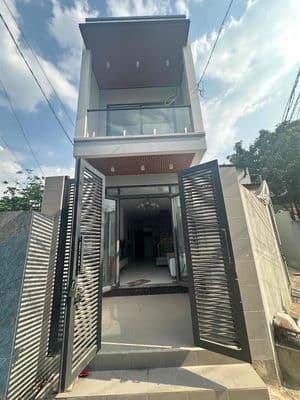 Bán nhà 1 trệt 1 lầu , ngay chợ Tân Vạn , gần cầu Đồng Nai