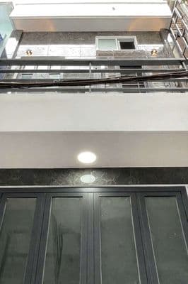 ( hh40tr) Nhà 2 lầu Trịnh Đình Trọng ngay ngã tư Lạc Long Quân Âu Cơ
