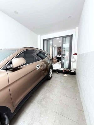 Bán nhà cộng hoà ngay tòa nhà etown 2 - 95m2 ô tô ngủ nhà - nội thất .
