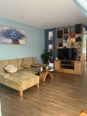 Nhà góc 2 mặt tiền đường 182 tăng nhơn phú A, DT 64m, 1 lầu giá tốt