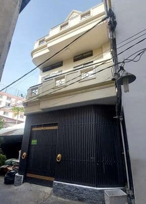 Nhà cần bán dt 4,5x17 đúc trệt 2 lầu .