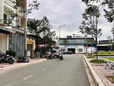 NỀN THỔ CƯ CÔNG VIÊN ĐÀI TRUYỀN HÌNH.