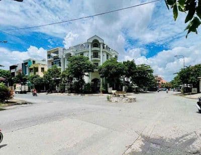 Bán biệt thự Góc 2 Mặt Tiền, khu kinh doanh sầm uất