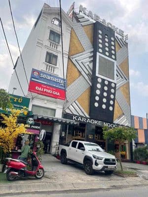 nhà đúc 4 lầu phường đông hưng thuận Q12 dt: 110m2