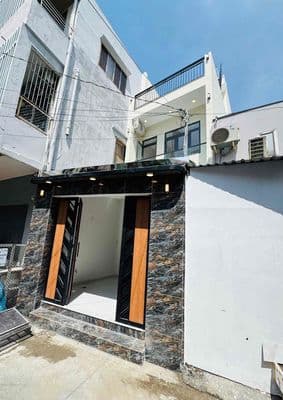 Nhà đẹp nội thất cao cấp - sát mặt tiền Âu Cơ
