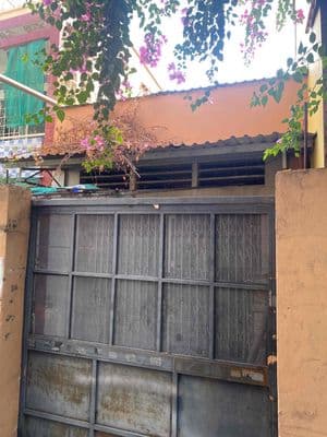 nhà cần bán