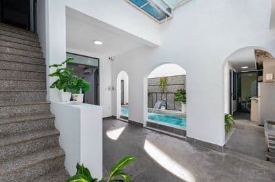 BÁN ĐẤT VỊ TRÍ ĐẸP, GẦN BÃI SAU, KHU VIP, TẶNG NHÀ VÀ NỘI THẤT