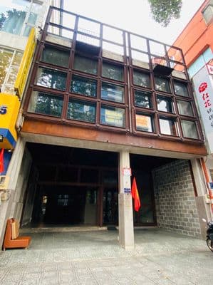 Cho Thuê Nhà MT Nguyễn Thị Minh Khai 15x20 Trệt 2 Lầu Suốt Vỉa Hè Q.3