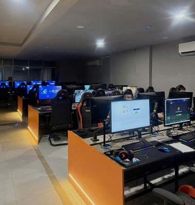 Cho thuê nhà mặt tiền Bình Thạnh 5x30m trệt 5 lầu