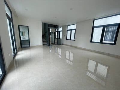 Cho thuê tầng văn phòng nhà phố vinhomes trục đường chính chỉ 6tr/th