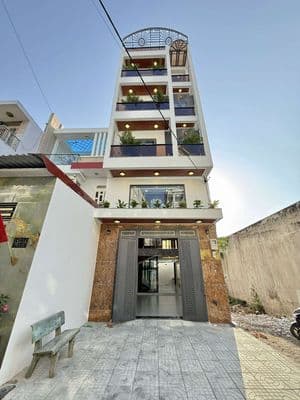 Nhà 5m x 20m. 4 Tầng Có Thang Máy Hẻm nhựa Thông Lê Thị Riêng
