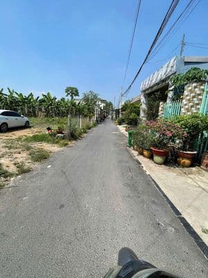 Bán 2 lô đất liền kề an thạnh 14 ,sát bên chợ búng ,trường học