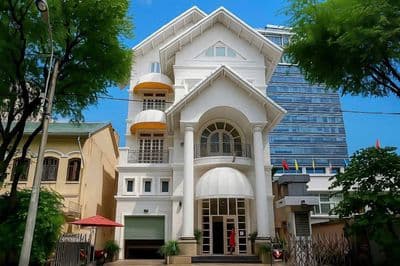 Mặt tiền kinh doanh phùng khắc khoang