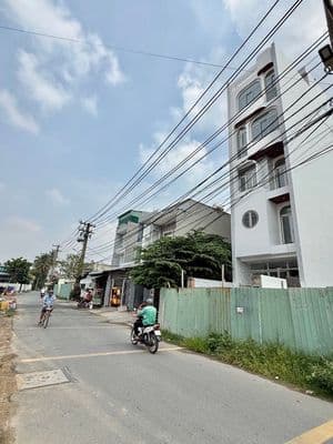BÁN NHÀ 3 TẦNG MTKD ĐỐI DIỆN TIỂU HỌC P PHÚ HỮU QUẬN 9 TN SỔ HỒNG 6 TỶ