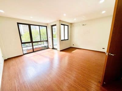 Cho thuê nhà mt đường số 6, hà đô q10, dt 5.5x16m, trệt 3 lầu, 65tr